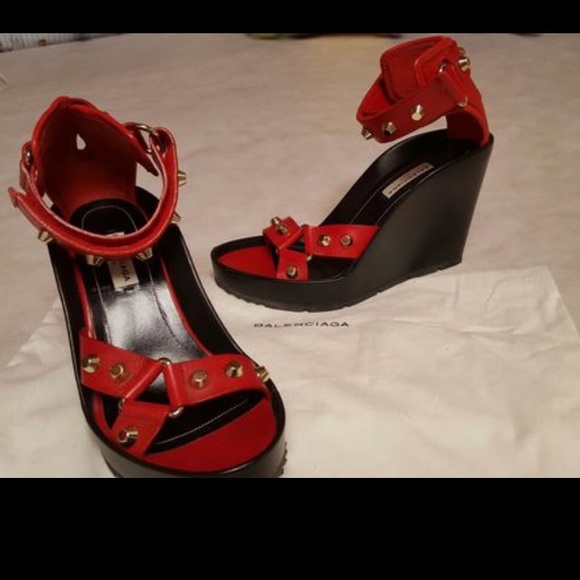 Balenciaga red stud - Picture 2 of 4